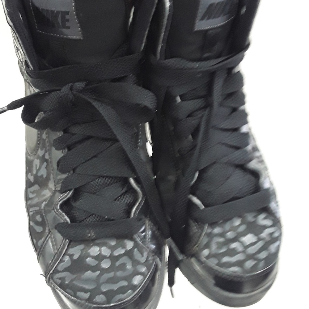 Rare Nike sneaker women air toe loopmid 396464-001